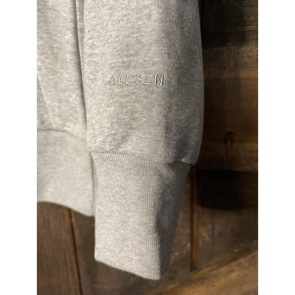 ADIDAS Logo Soft Hoodie Men’s Small Gray Original Center Pocket Athletic NEW - Picture 4 of 8